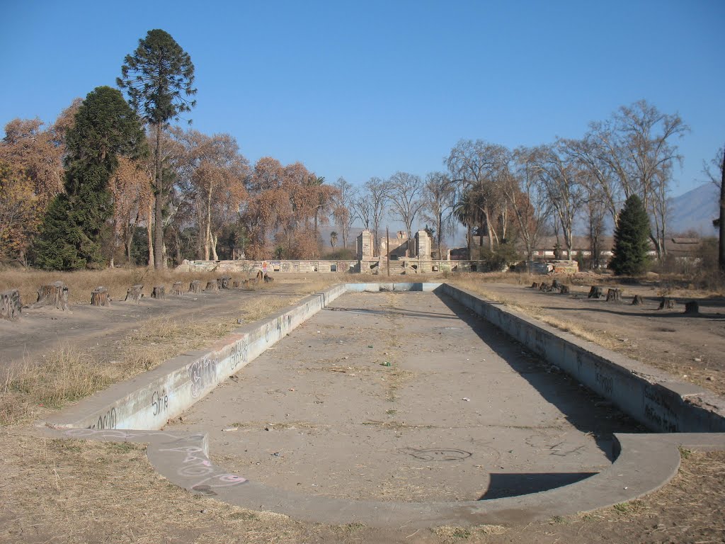 Ruinas Hacienda Quilpué, San Felipe by Eugenio Aviles