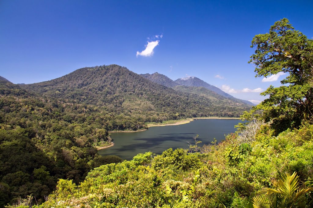 Indonesia - Bali - Danau Tamblingan by Chris Weseloh