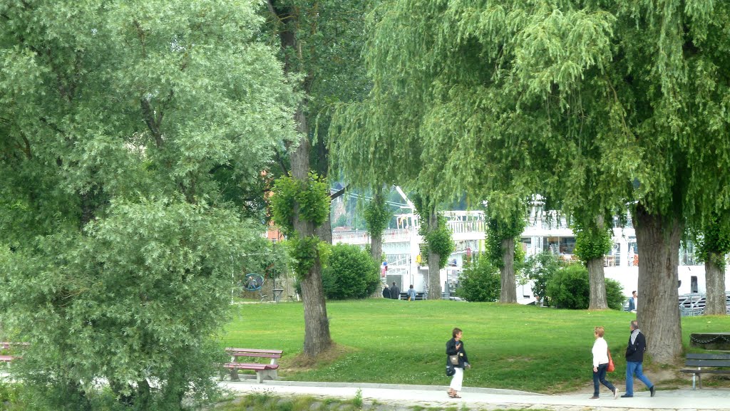 Passau: SchiffsRundfahrt; Inn-Ufer; Dreiflüsseeck T2015-06-21_1P 115 © http://www.fahidi.eu by Béla Fahidi