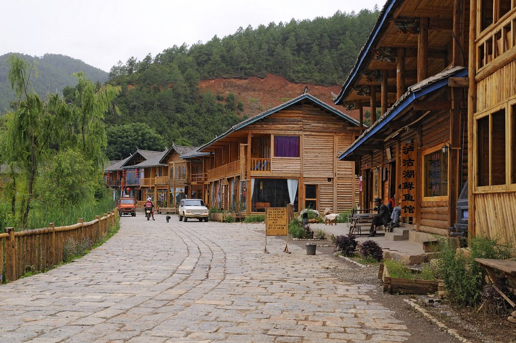 China - Yunnan - Lugu Hu - Guesthouse Cove by Carl Parker