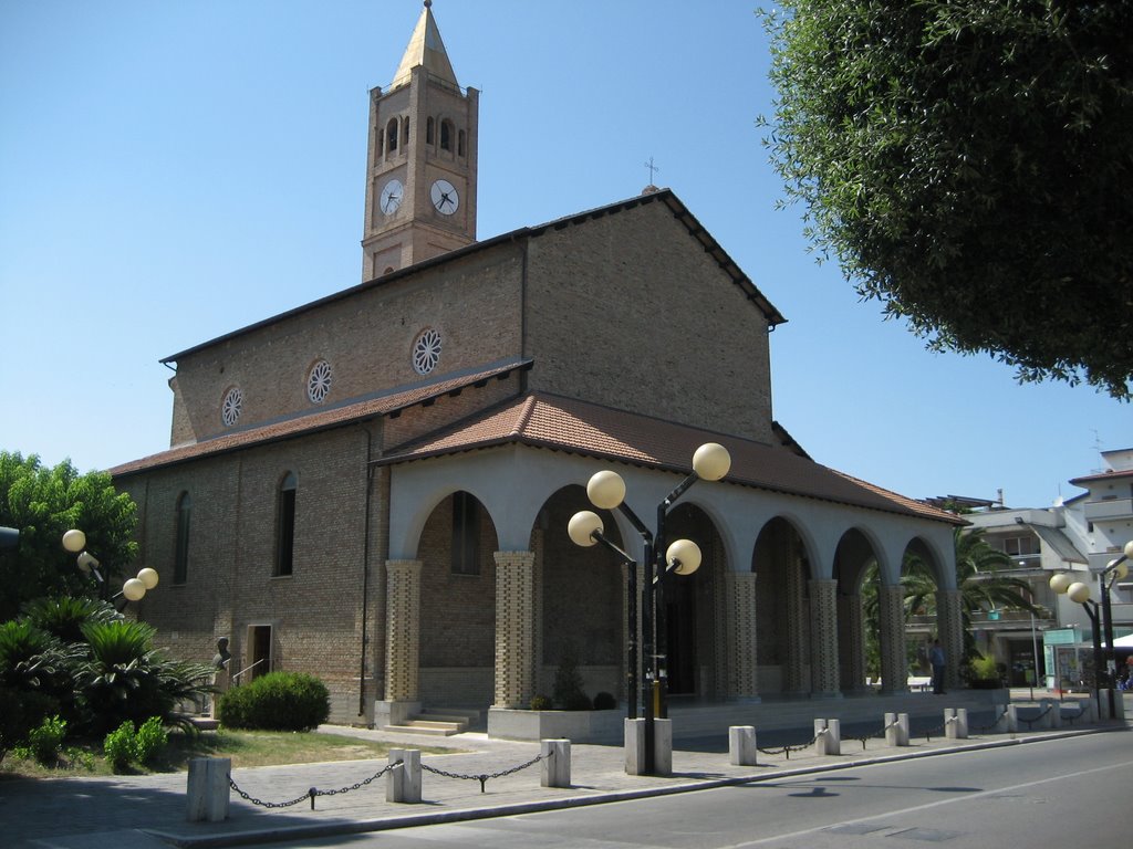 64014 Martinsicuro, Province of Teramo, Italy by Ivan Chromy