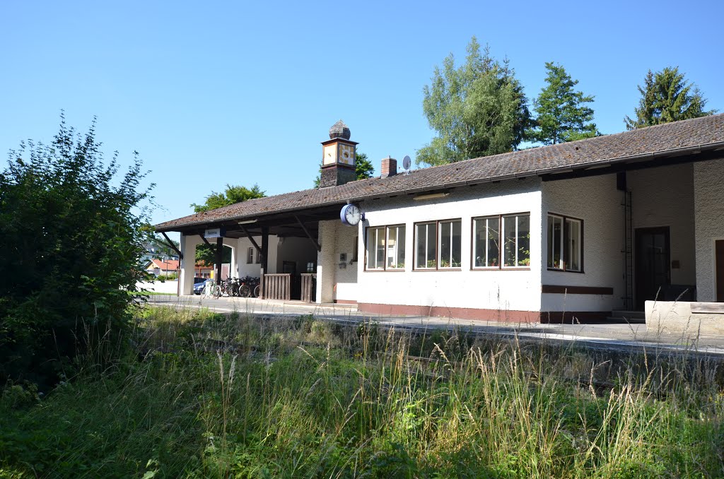 Railstation Riederau Ammersee by Guenter Hubmann