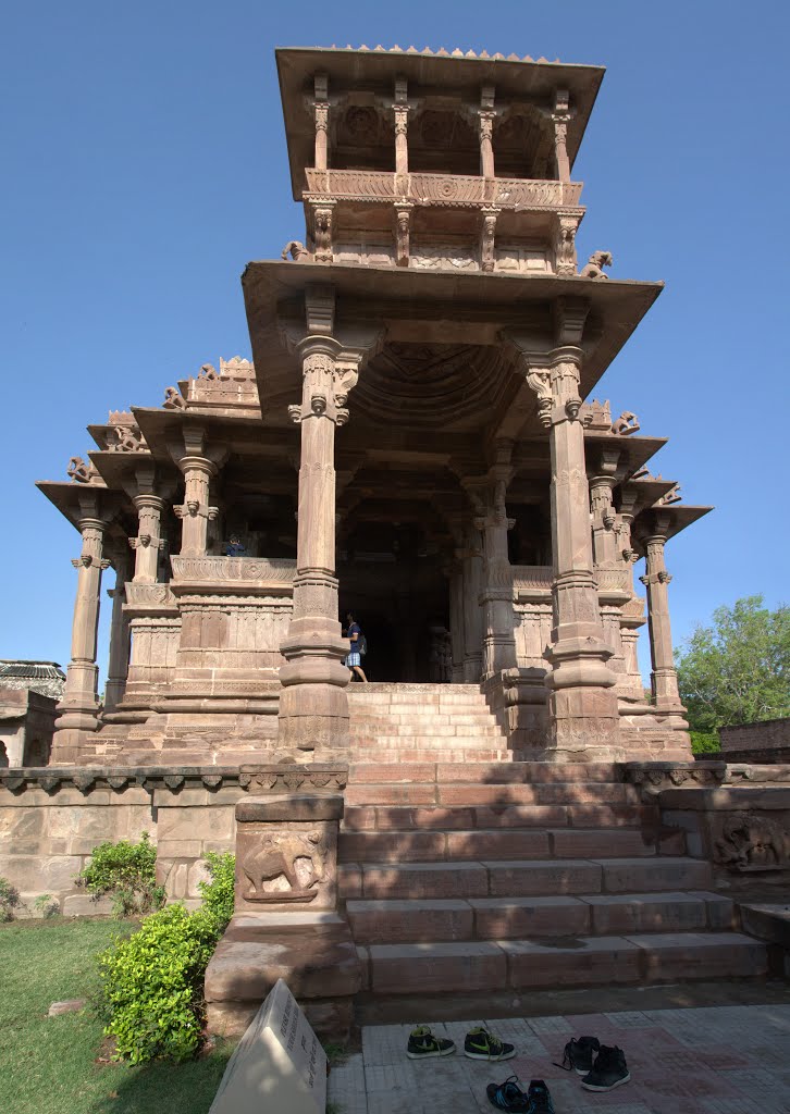 Royal Cenotaphs at Mandore Garden, Mandore, Jodhpur, Rajasthan. by Nicola e Pina Rajast…