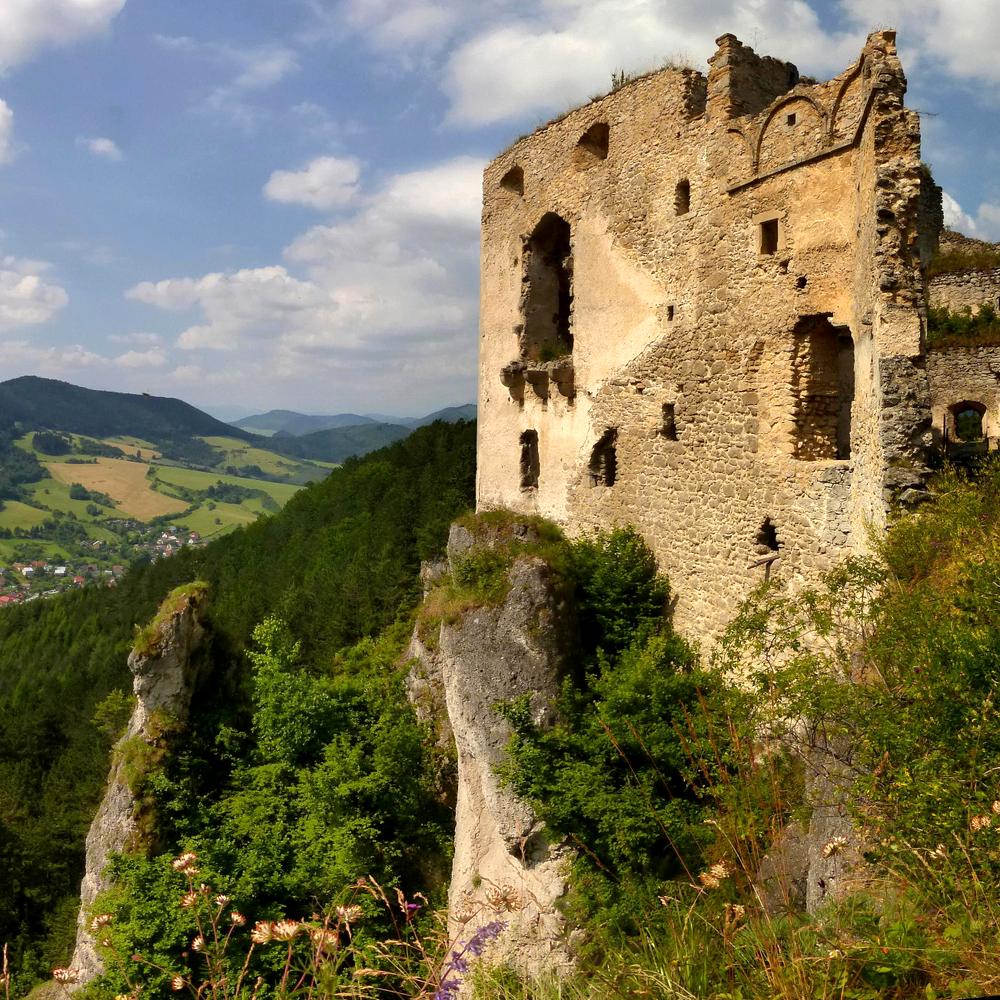 Hrad Lietava / Castle Lietava by tatranka7