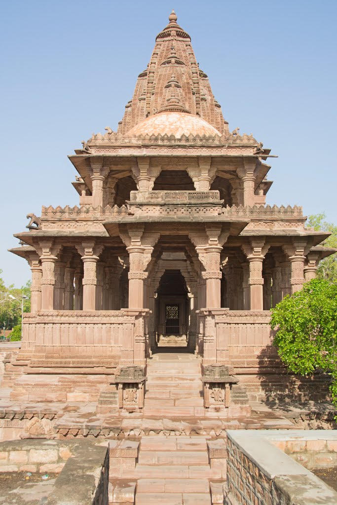 Royal Cenotaphs at Mandore Garden, Mandore, Jodhpur, Rajasthan. by Nicola e Pina Rajast…