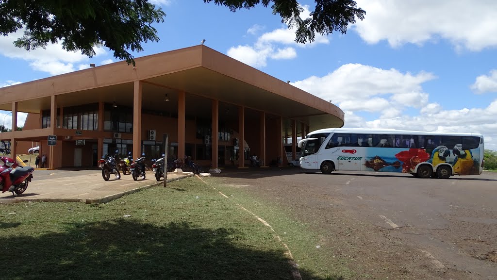 Estação Rodoviária, Dourados, Mato Grosso do Sul, Brasil. by Paulo Yuji Takarada