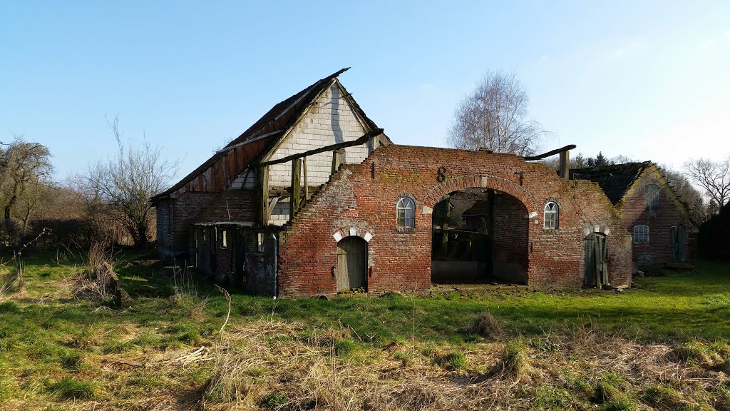 Boerderijruïne Freriks by Remco Neerhof