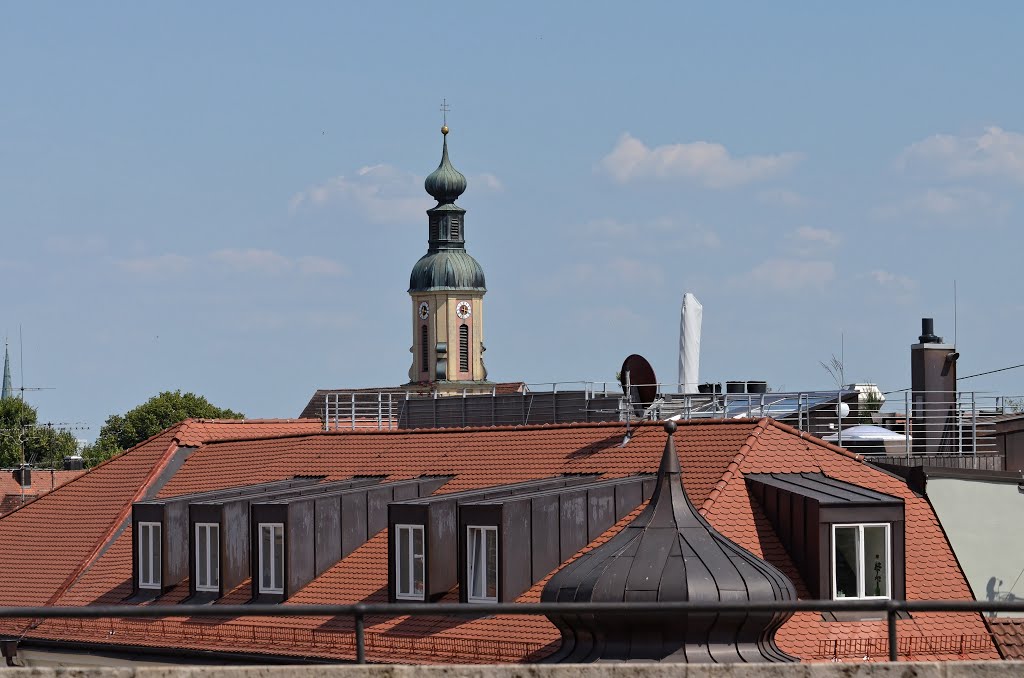 Turm von Hlg. Geist, Neuburg an der Donau, Bayern, Juni 2015 by PETEGE