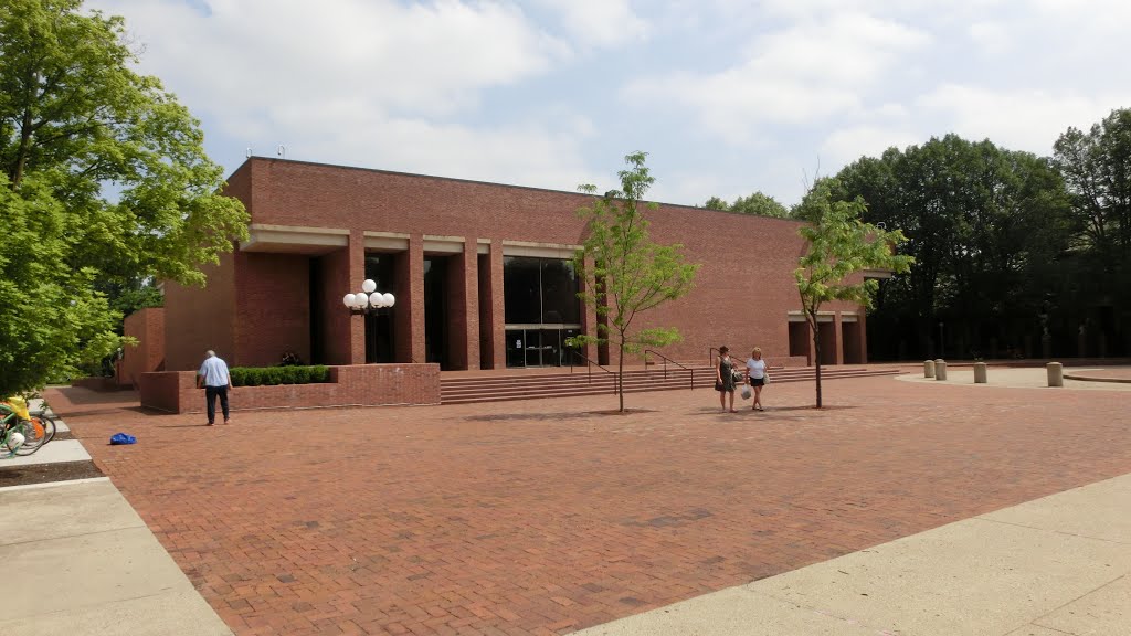 Cleo Rogers Memorial Library by AGW