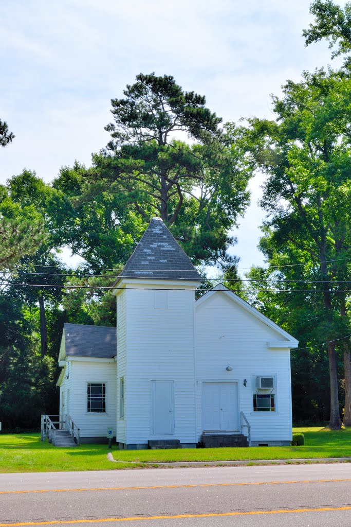 NORTH CAROLINA: CURRITUCK COUNTY: POPLAR BRANCH: BERTHA: Christian Advocate Baptist Church, 5855 Caratoke Highway entrance aspect vertical by Douglas W. Reynolds,…