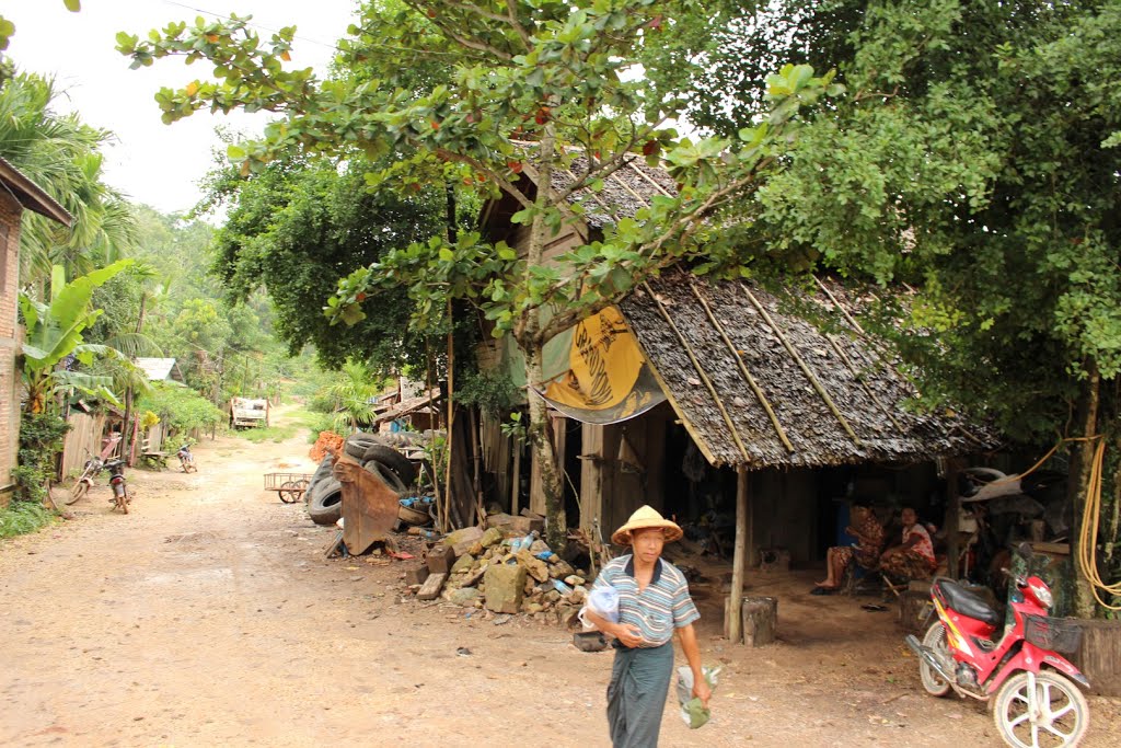 Tanintharyi, Myanmar (Burma) by sarthit medhasith Su…