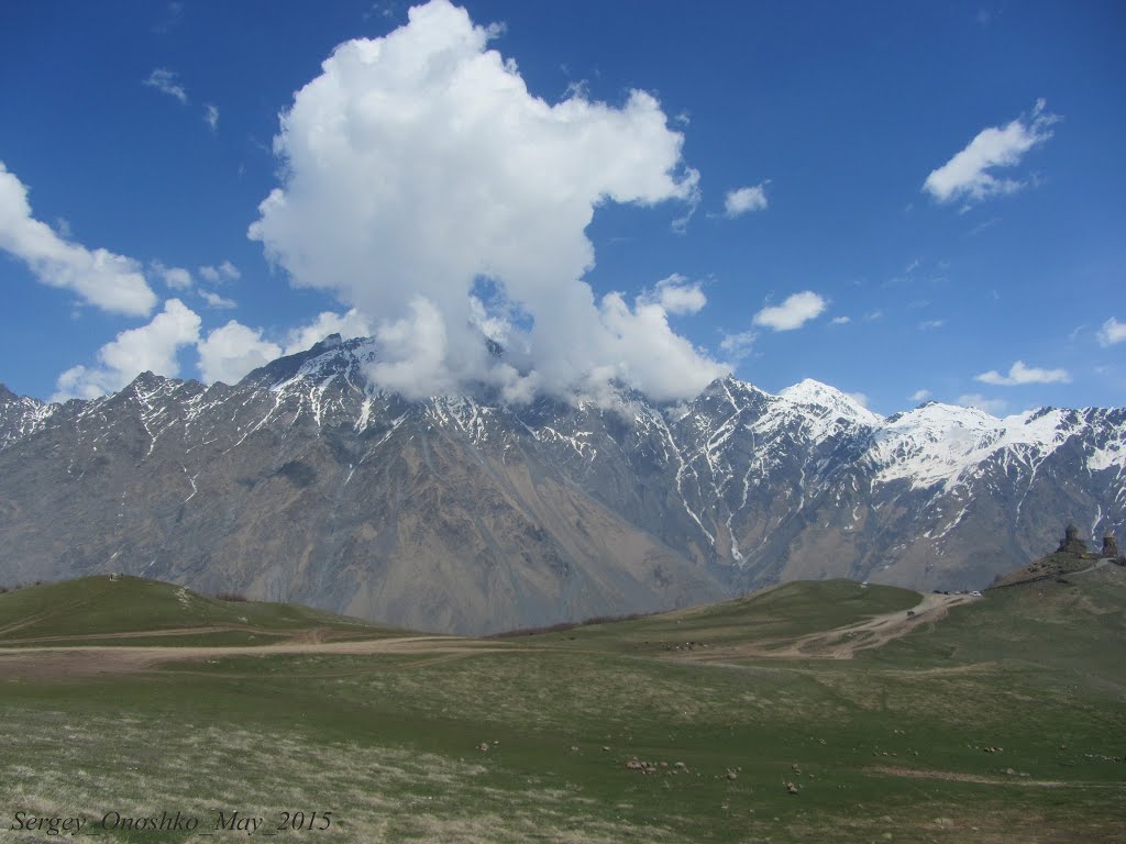 Stepantsminda-Sameba, Georgia by Sergey Onoshko