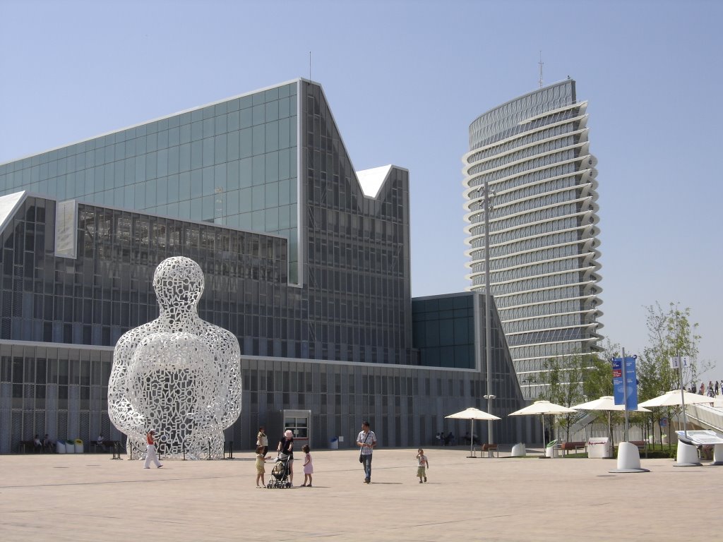 Palacio de congresos y Torre del Agua by Carlos Sarasa Pardo