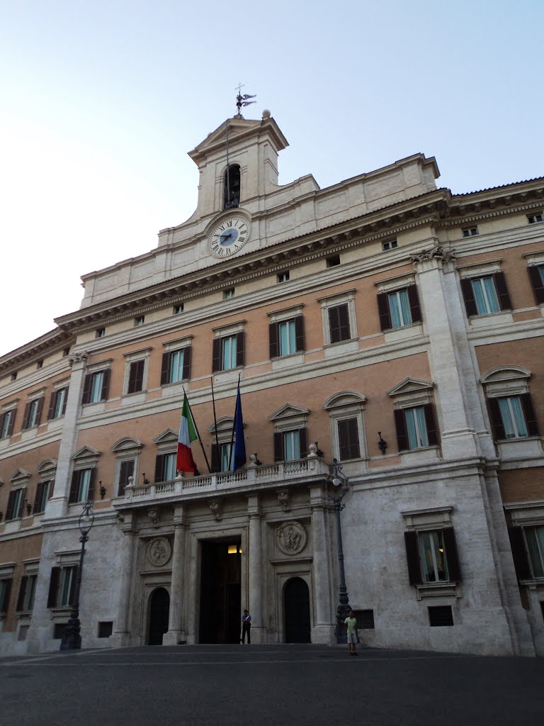 Palazzo Montecitorio by Geo S