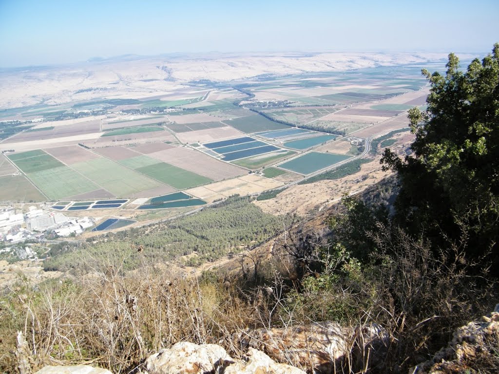 מבט מצוק מנרה לעמק החולה by יניב כהן