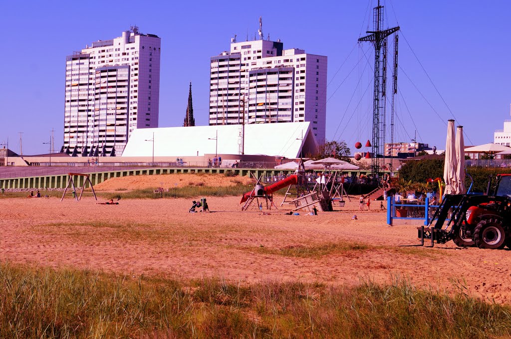 Strandleben im Bremerhavener Weserbad by Dominic Techau