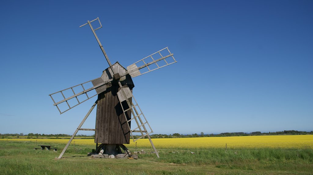 Öland: Windmühlen by Jef Doro