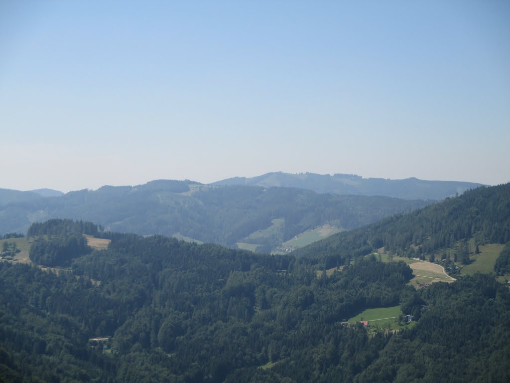 Blickrichtung Wildpark Hochkreut und Richtberg (1036m) by Daniel Gruber