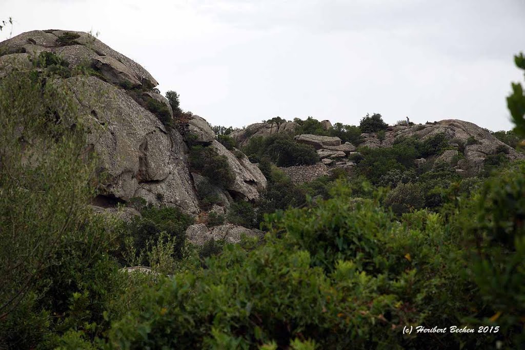 Tempiettu di Malchittu - Arzachena, Sardinien by Heribert Bechen