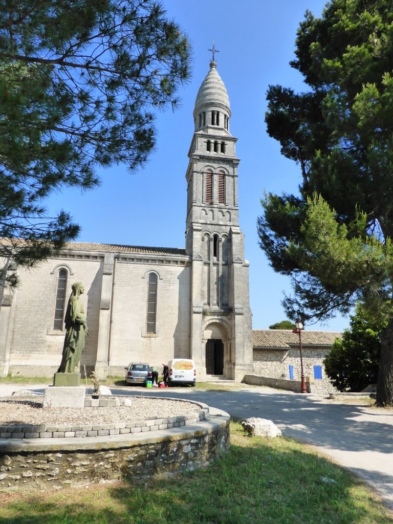 Orgon, Abbaye et Chapelle de N.D. de Beauregard. by © Jos Van de Velde