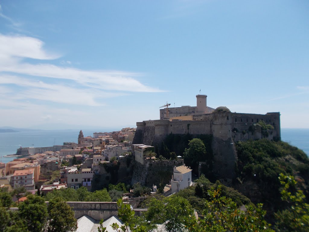 GAETA - CASTELLO ARAGONESE by Giuseppe Tokatlian