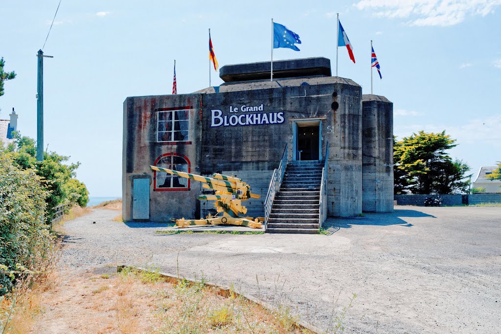 Le Grand Blockhaus de Batz-sur-Mer by Drouin Henri