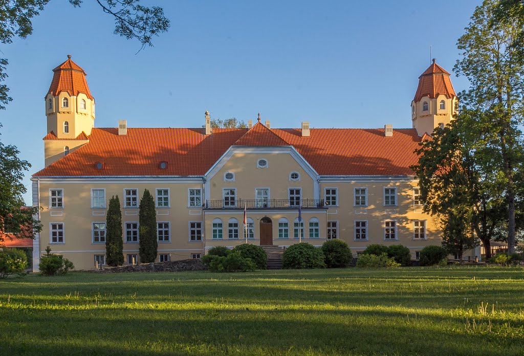 Suntaži, Suntažu pagasts, LV-5060, Latvia by Renārs Deguns