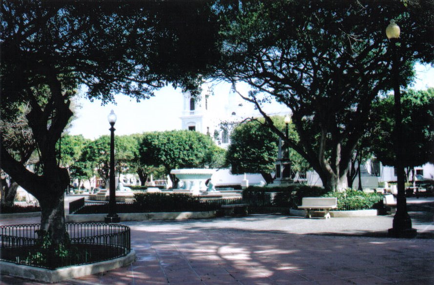 Plaza Las Delicias-Ponce by Ricardo David Jusino