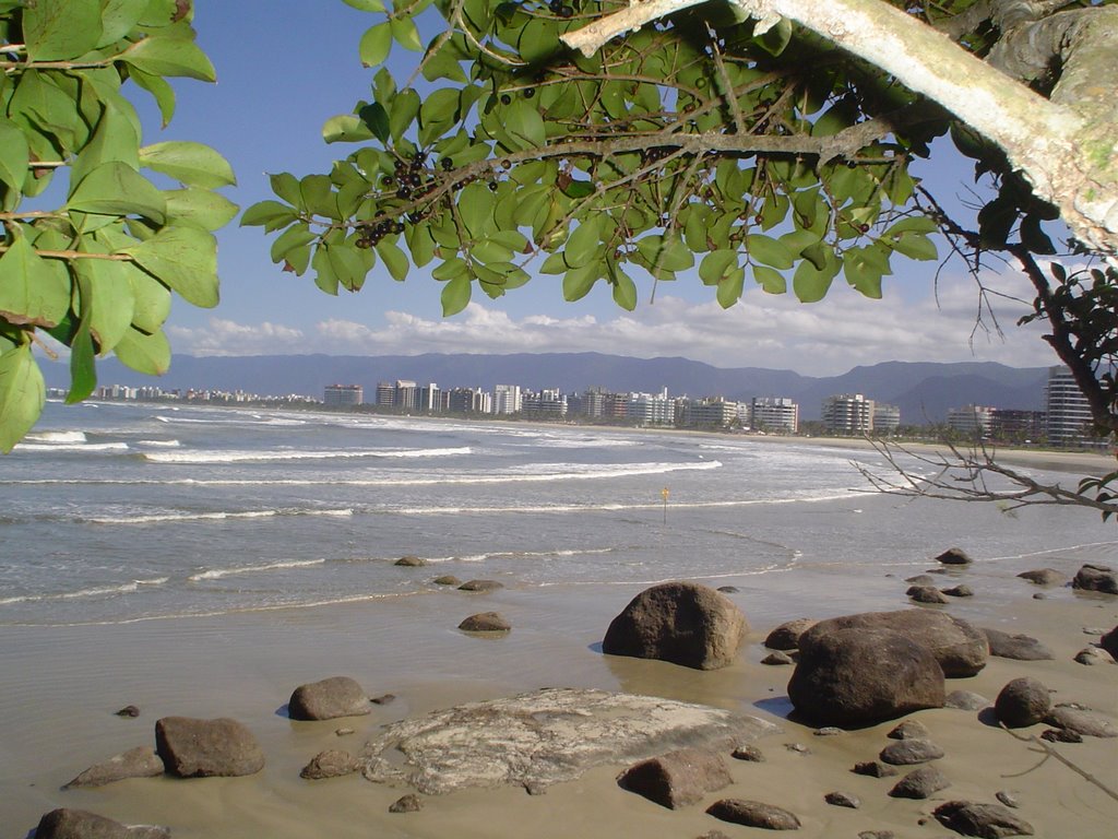 Riviera de São Lourenço by Hugo Rosin Sobrinho