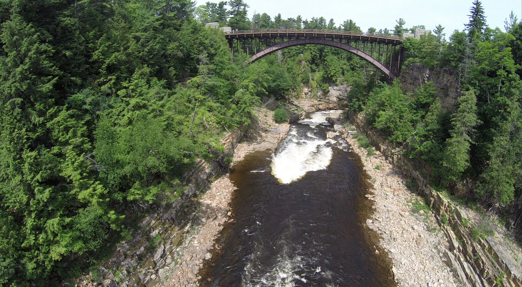 Its pronounced KA ZUM Ausable Chasm by Camera Person