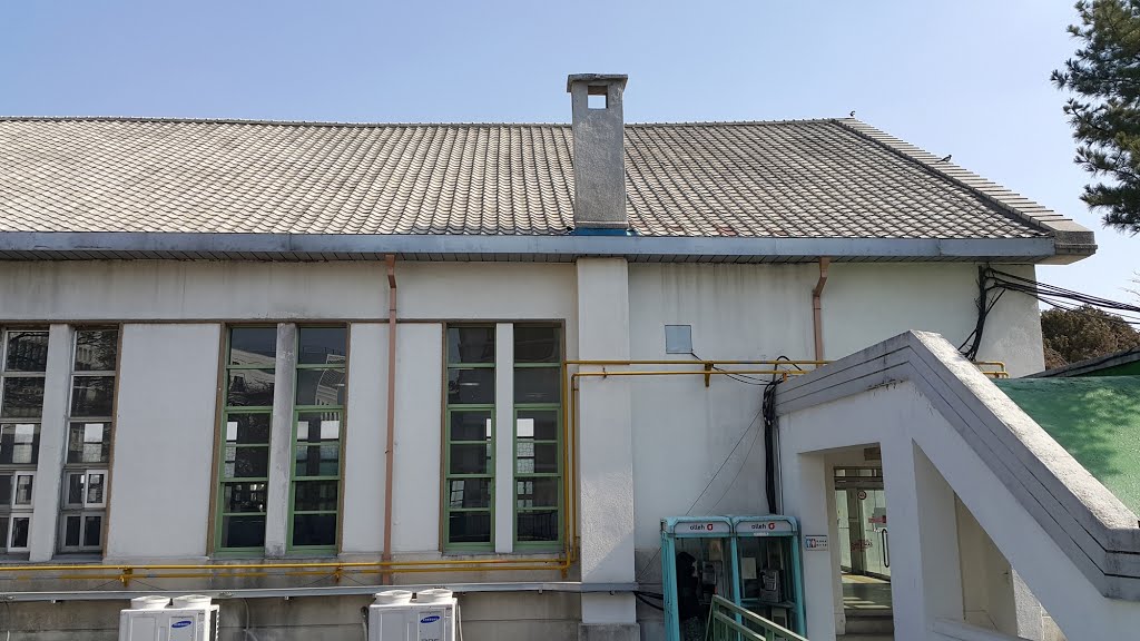 Cafeteria, Jeongdok Public Library by Gosotopo