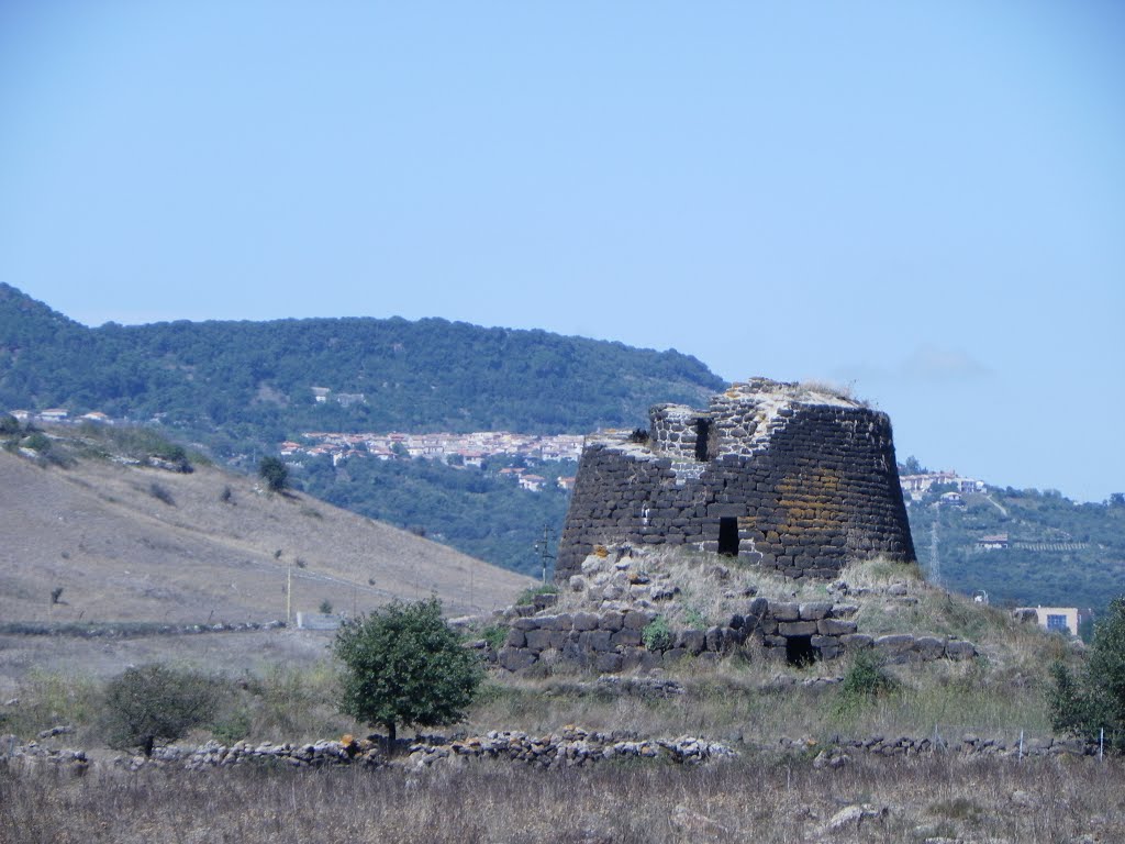 Nuraghe oes by loris dezanet