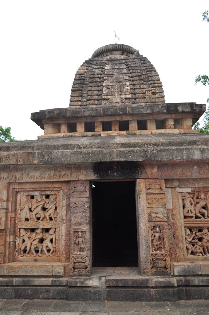 Parasurameshwar temple of 7 CE by Dr.Velpandian