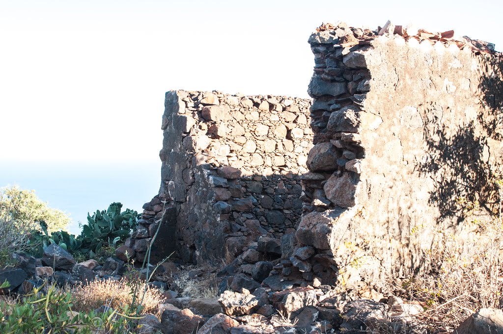 Casa Amaro Pargo by Ángel Ávila Álamo