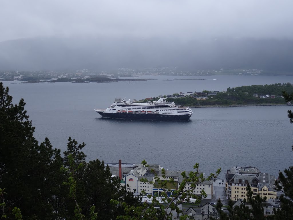 Alesund, Norway by lahnskipper