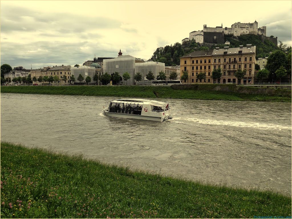 A Salzach partján .. .. .. Giselakai 29, 5020 Salzburg, Ausztria by Imre Lakat