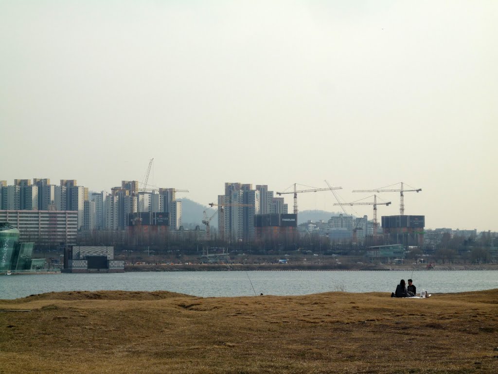 Ichon Hangang Park by Gosotopo