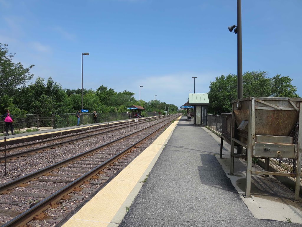 Metra Rogers Park Station, GLCT by Robert Maihofer II