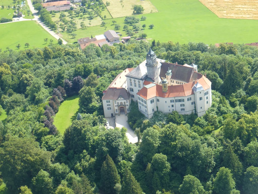 Schloss Baldern "Luftaufnahme" (http://www.baldern.eu) by Reinhold Rupp