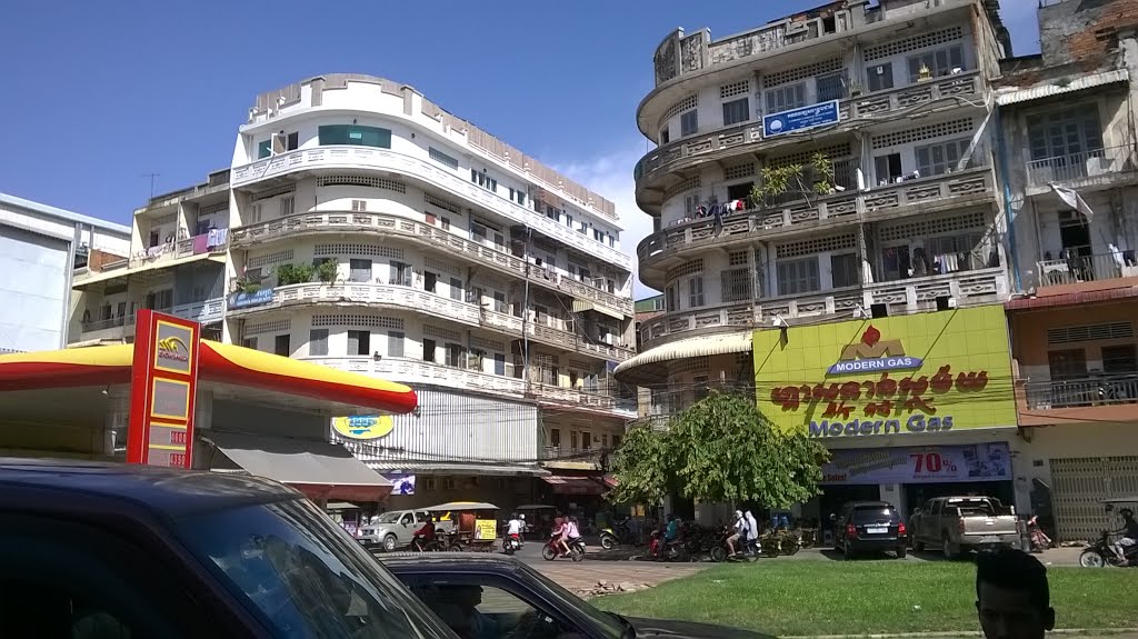 Phnom Penh near of Bus Terminal by Aleksey Nikitin