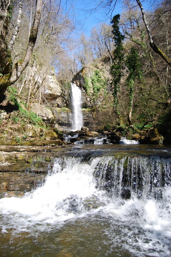 Cascada de las Pisas by Fhacku