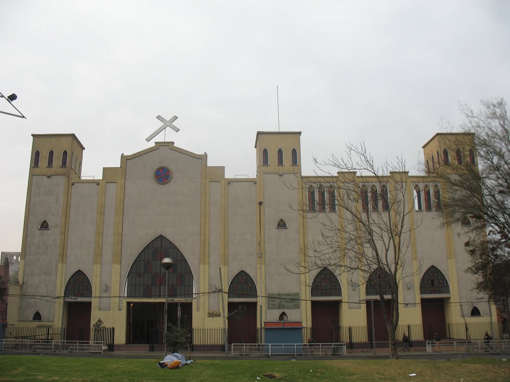 Catedral Evangélica (MH), Santiago by Eugenio Aviles