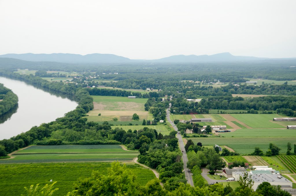 Sugarloaf Mountain, 97 Sugarloaf Street, South Deerfield, MA 01373, USA by davidpinter