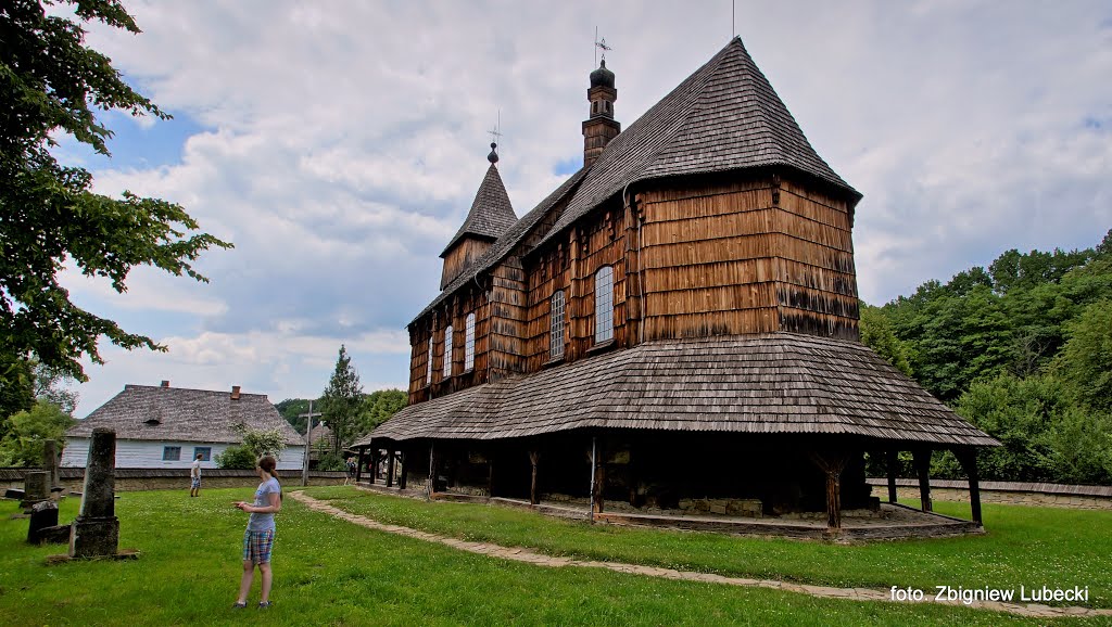 Kościół z Bączala Dolnego z 1667r by Zbigniew Lubecki