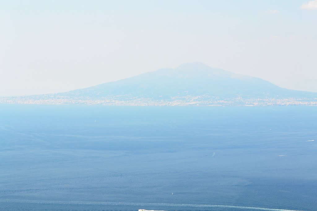 Vesuvio dal Monastero del Deserto by Geo S