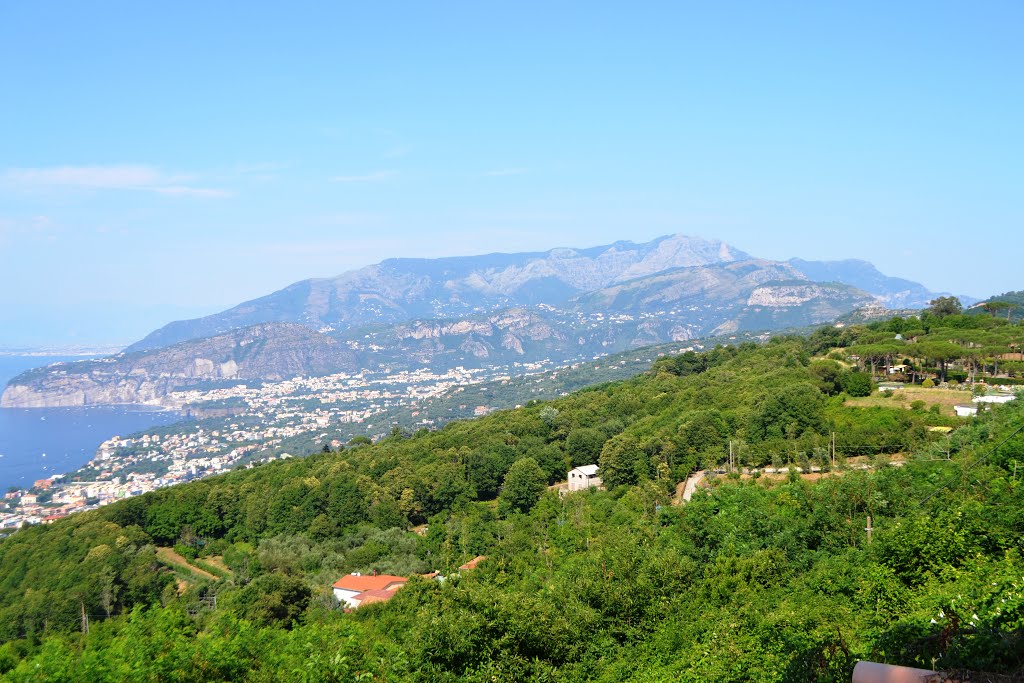 Panorama della penisola sorrentina dal Monastero del Deserto by Geo S