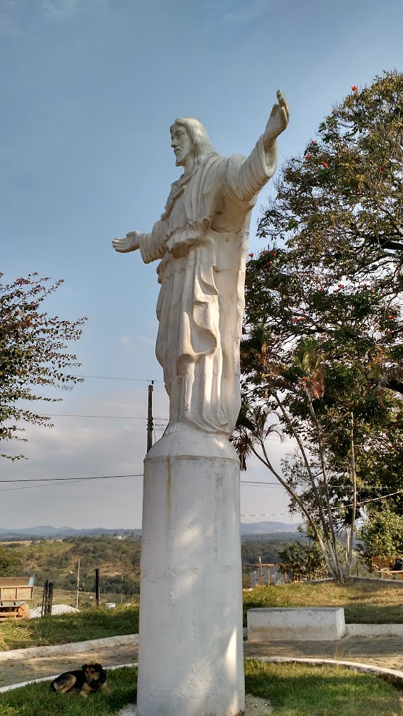 Estátua do Cristo na Pça da Igreja Jesus e Maria José - ARANHA - Brumadinho-MG by Edson da Rocha Ferre…