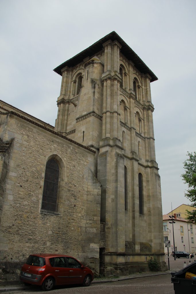 Église Sainte-Croix de Bordeaux by Roman Tcymbal