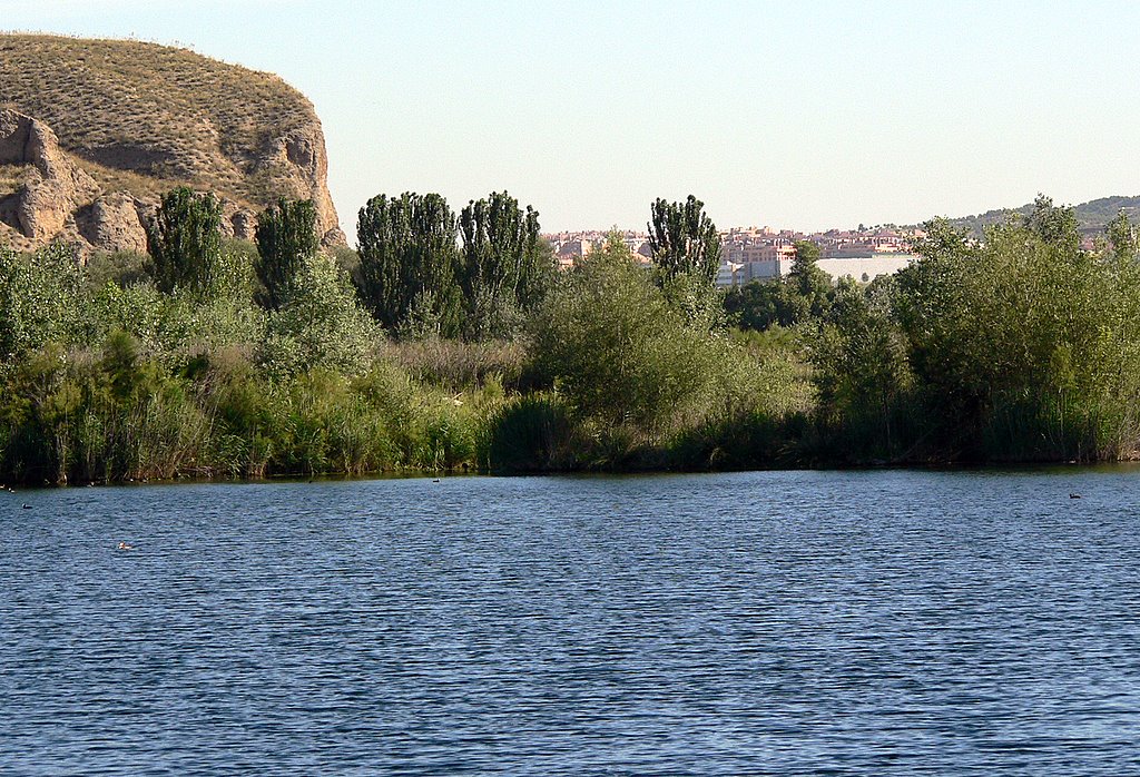 Laguna del la finca de las Juntas de origen extractivo de gravas de cuarcitas. by Jose Luis hernandez …