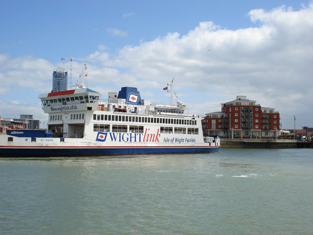 Isle of Wight Ferries by Ancsa